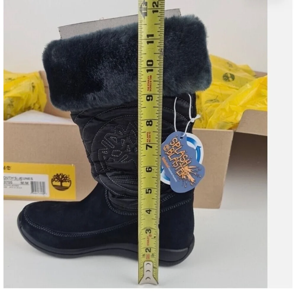 Women's Timberland Boots Black Size 5 or Youth 2.5